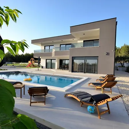 Paola 4*